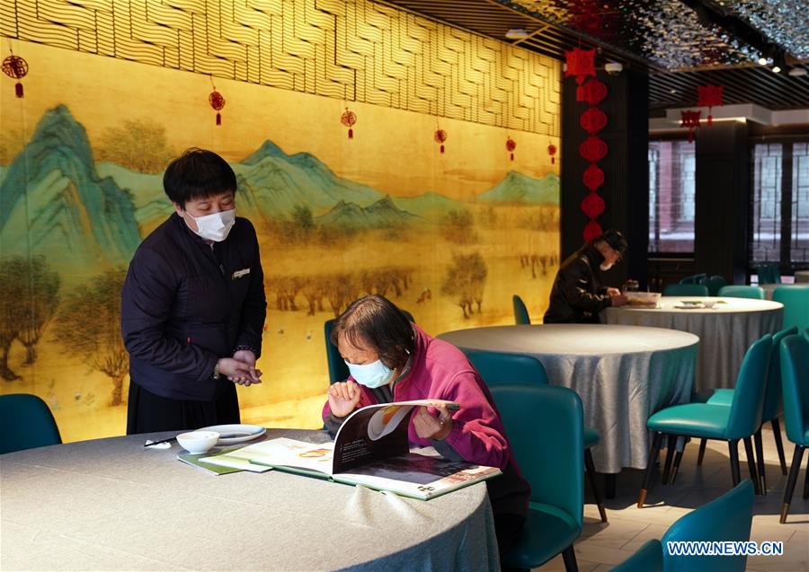 CHINA-SHANGHAI-NOVEL CORONAVIRUS-RESTAURANT-EAT-IN-RESTORATION (CN)