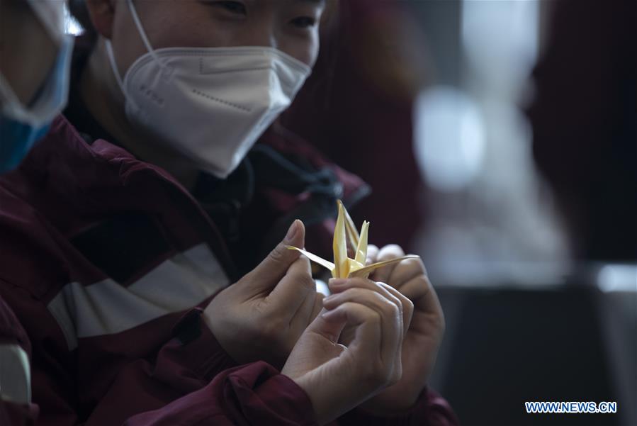 CHINA-WUHAN-COVID-19-MEDICS-DEPARTURE-PAPER CRANE (CN)