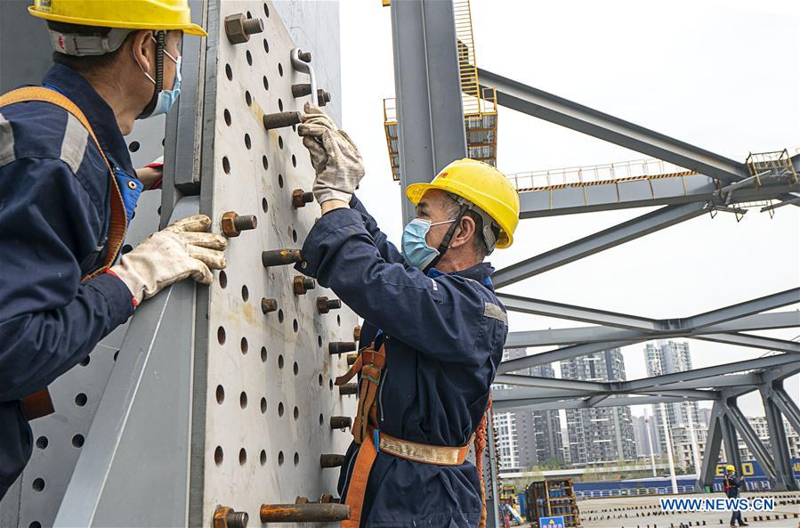 CHINA-HUBEI-WUHAN-BRIDGE-CONSTRUCTION-RESUMPTION (CN)