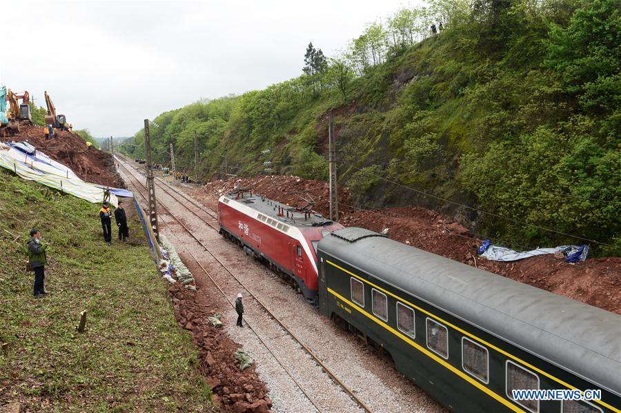 CHINA-HUNAN-CHENZHOU-TRAIN DERAILMENT-RESUMPTION (CN)