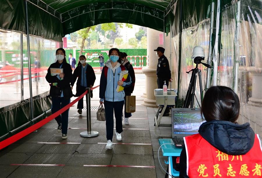 CHINA-FUJIAN-FUZHOU-SENIOR HIGH SCHOOL STUDENTS-RETURNING TO SCHOOL (CN)