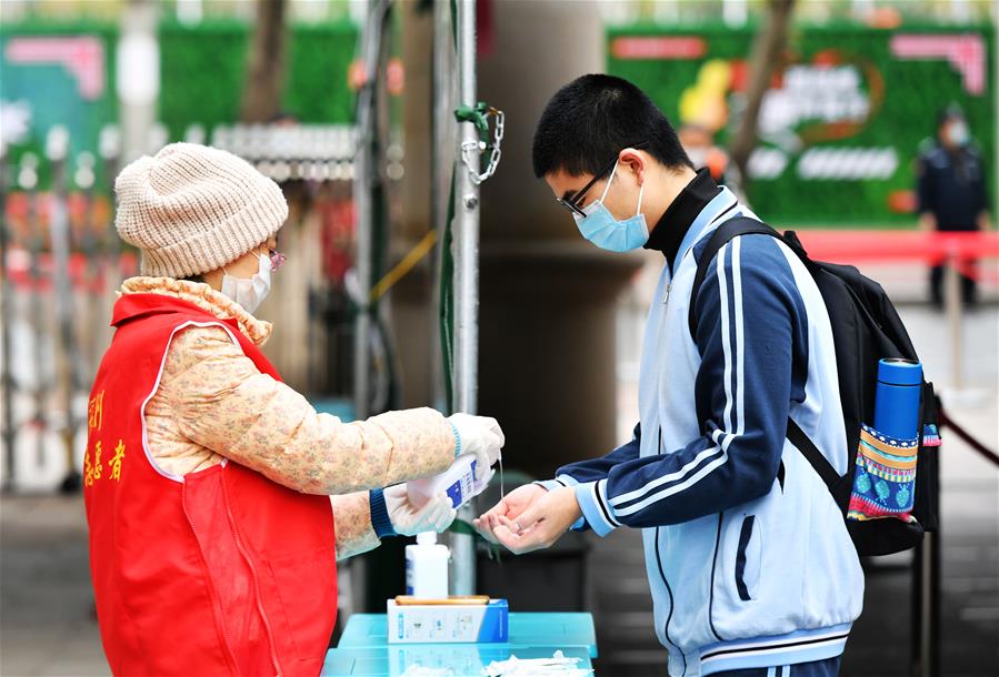 CHINA-FUJIAN-FUZHOU-SENIOR HIGH SCHOOL STUDENTS-RETURNING TO SCHOOL (CN)