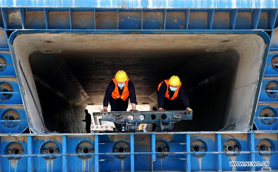 XINHUA PHOTOS OF THE DAY