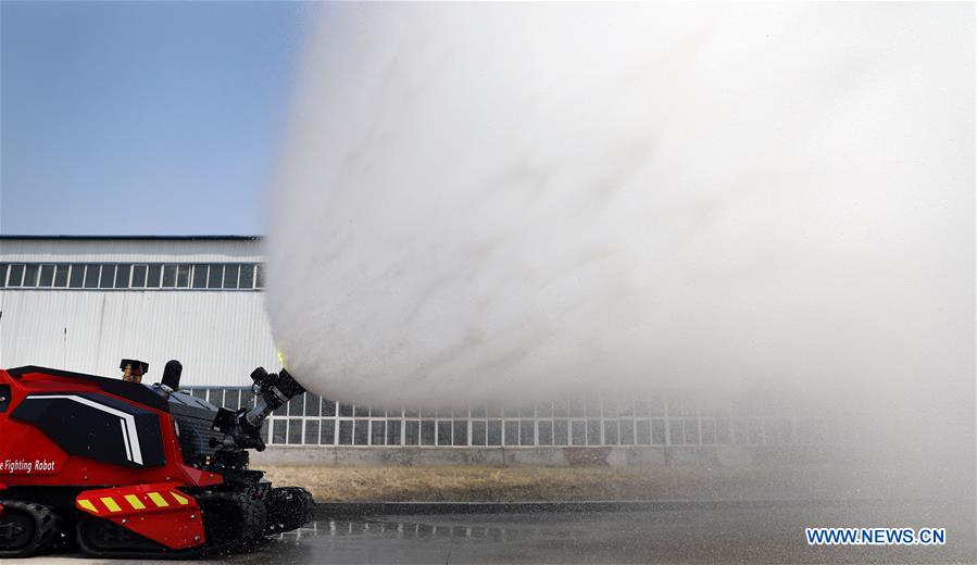 CHINA-LIAONING-FIRE FIGHTING ROBOT (CN)