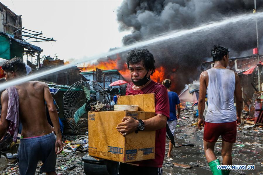 PHILIPPINES-MANILA-SLUM-FIRE