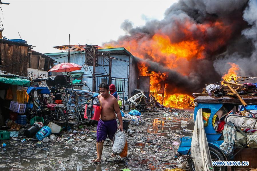 PHILIPPINES-MANILA-SLUM-FIRE