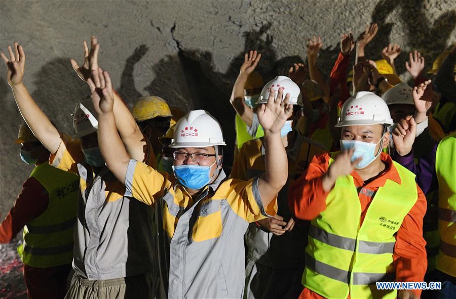 CHINA-YUNNAN-RAILWAY TUNNEL-BREAKTHROUGH (CN)