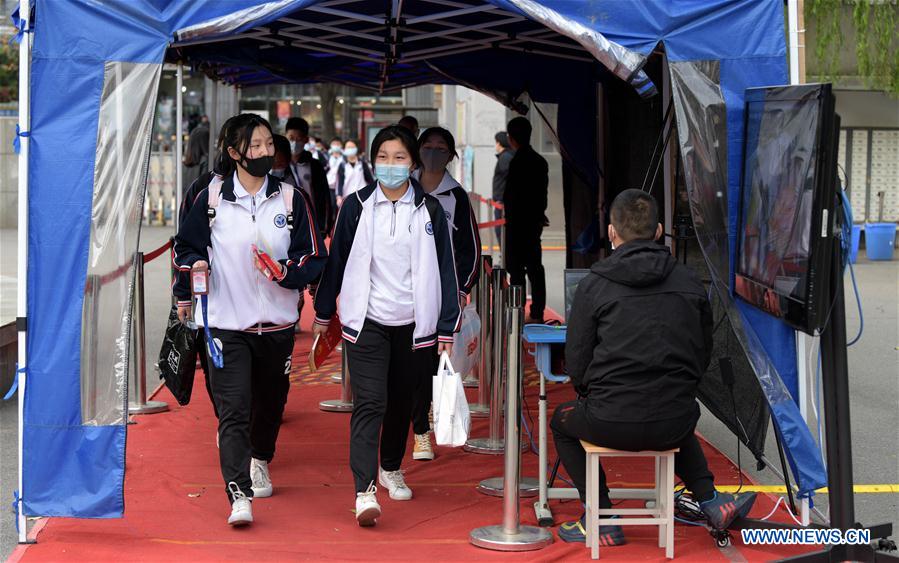 CHINA-SHAANXI-XI'AN-HIGH SCHOOL-STUDENT-RETURN TO SCHOOL (CN)