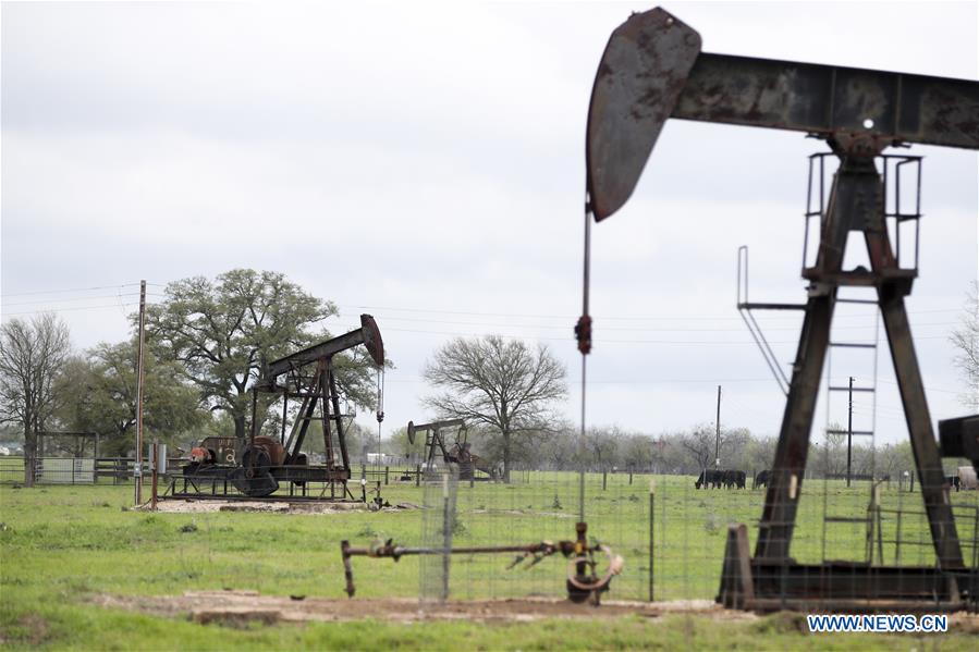 FILE-U.S.-TEXAS-LULING-OIL PRICES-CRASH