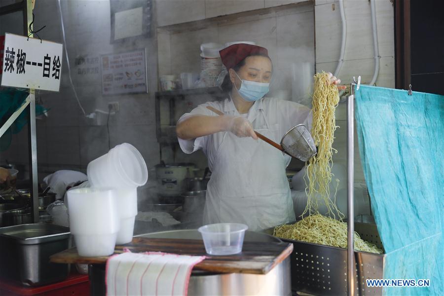 CHINA-HUBEI-WUHAN-BREAKFAST STORES-REOPENING (CN)