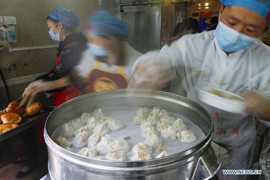 CHINA-HUBEI-WUHAN-BREAKFAST STORES-REOPENING (CN)