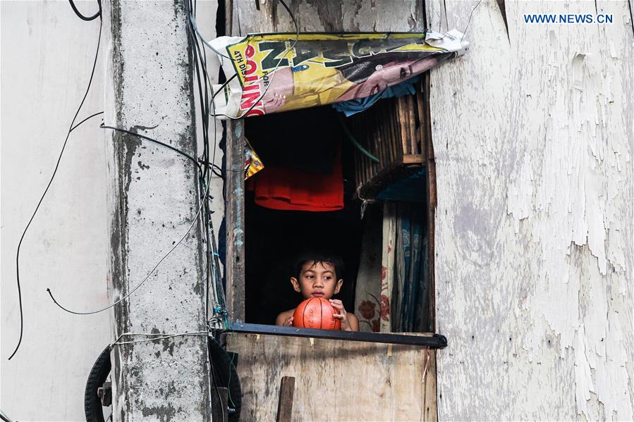 PHILIPPINES-QUEZON CITY-SLUM AREA