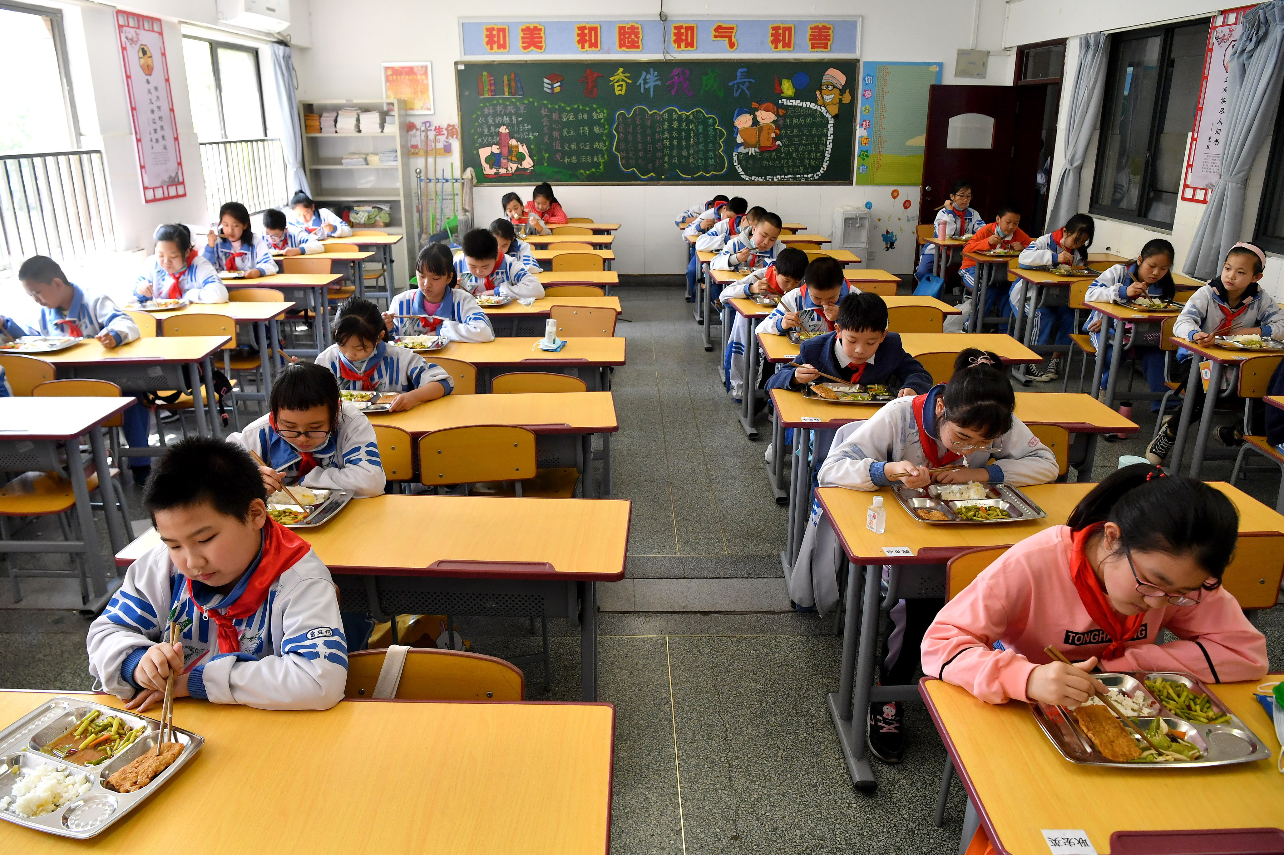 More primary schools reopen in China - Xinhua