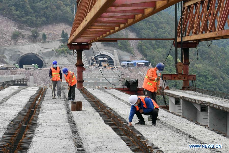 CHINA-YUNNAN-EXPRESSWAY-BRIDGE-CONSTRUCTION (CN)