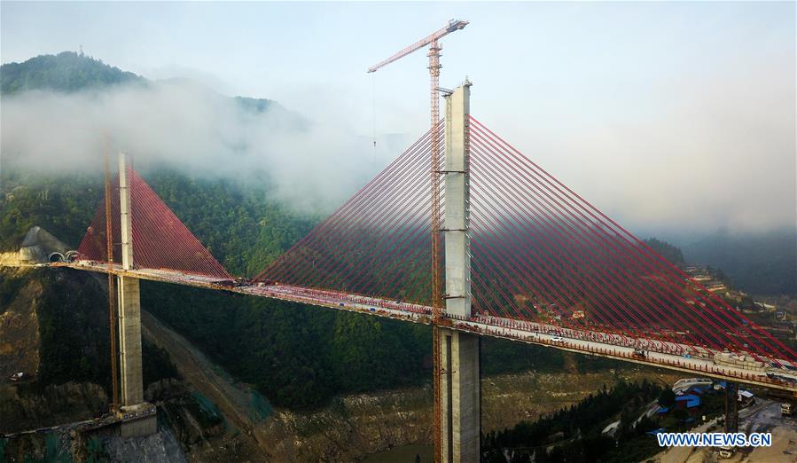 CHINA-GUIZHOU-INFRASTRUCTURE-ROAD BRIDGE-CONSTRUCTION (CN)