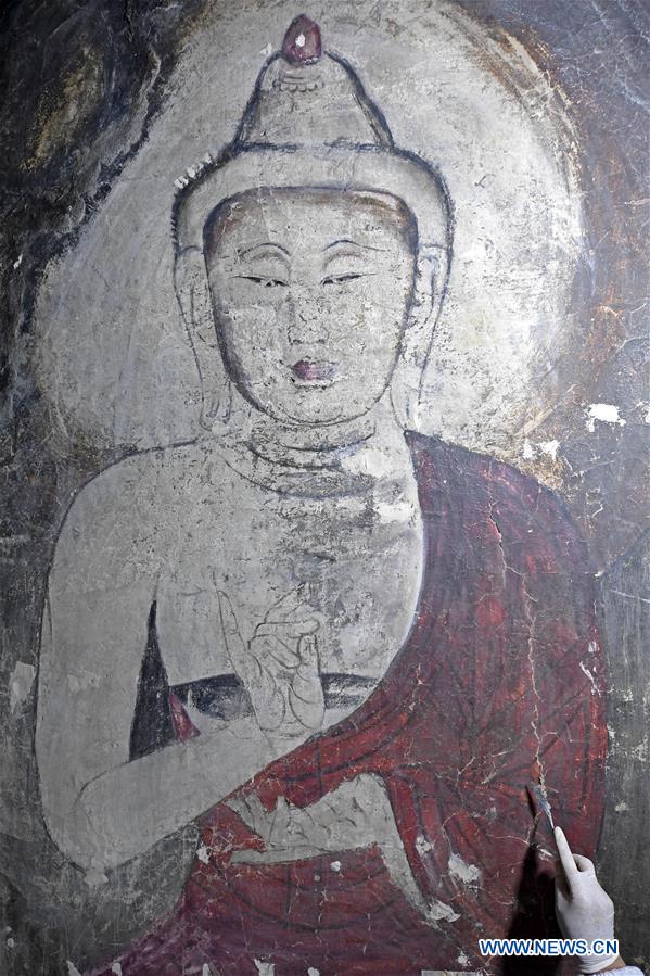 CHINA-NINGXIA-GUYUAN-XUMISHAN GROTTOES-MURALS-RESTORATION (CN)