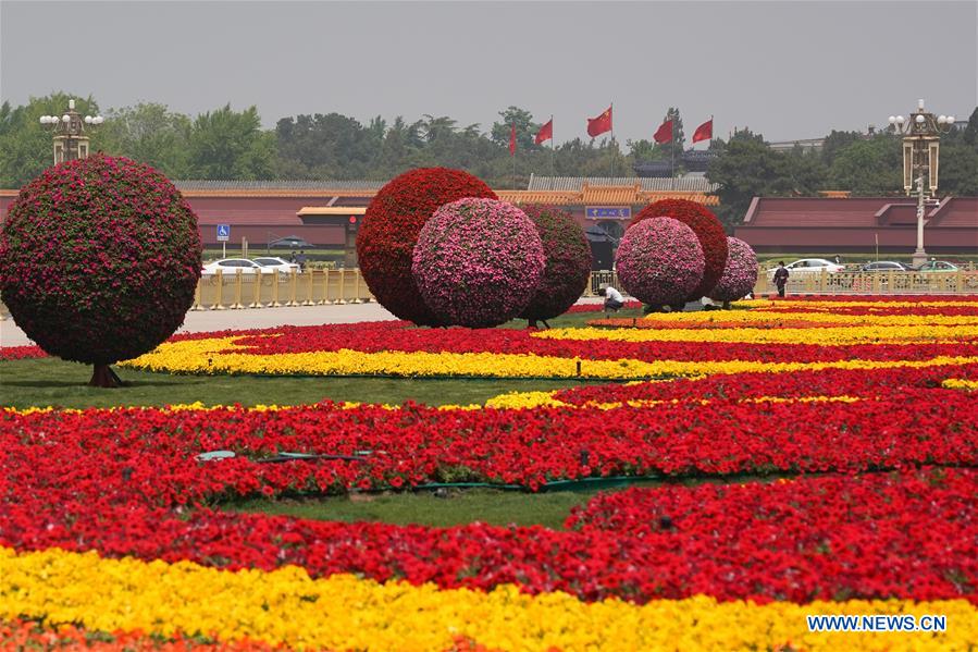 CHINA-BEIJING-TIAN'ANMEN SQUARE-FLOWER BEDS-LABOR DAY (CN)