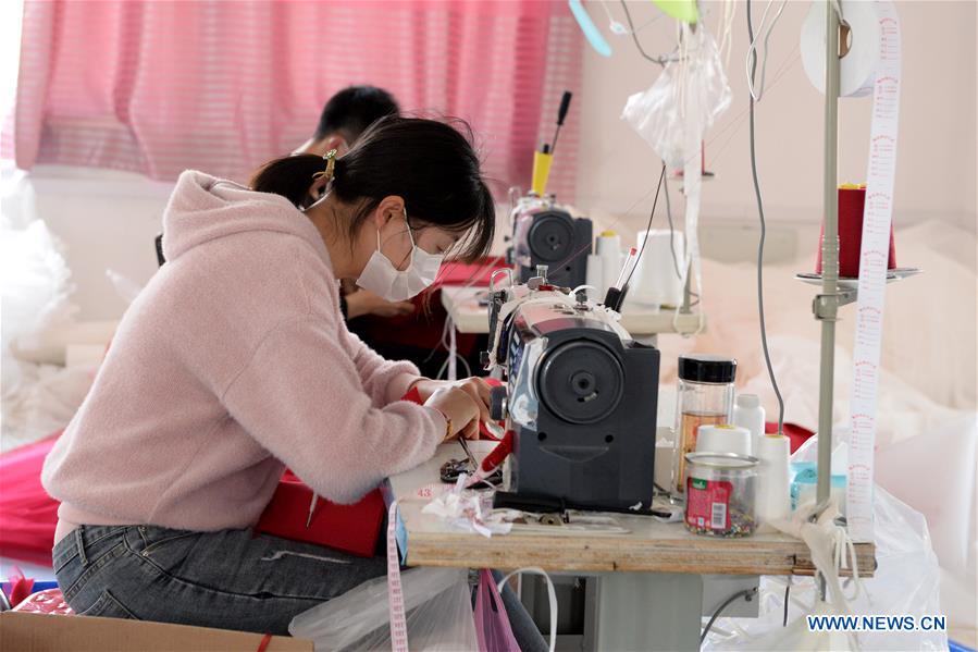 CHINA-ANHUI-LU'AN-WEDDING DRESS INDUSTRY-PRODUCTION (CN)