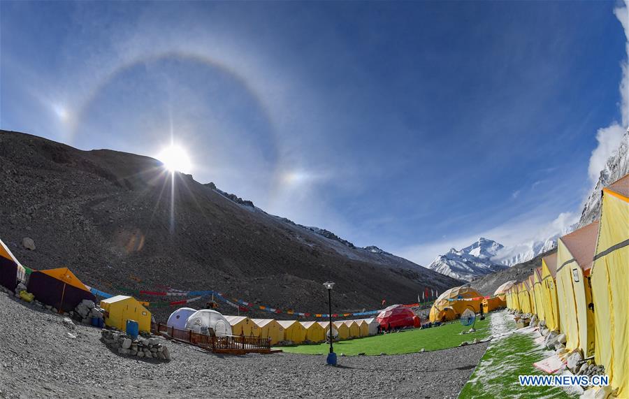 (InTibet)CHINA-TIBET-MOUNT QOMOLANGMA-SOLAR HALO (CN)