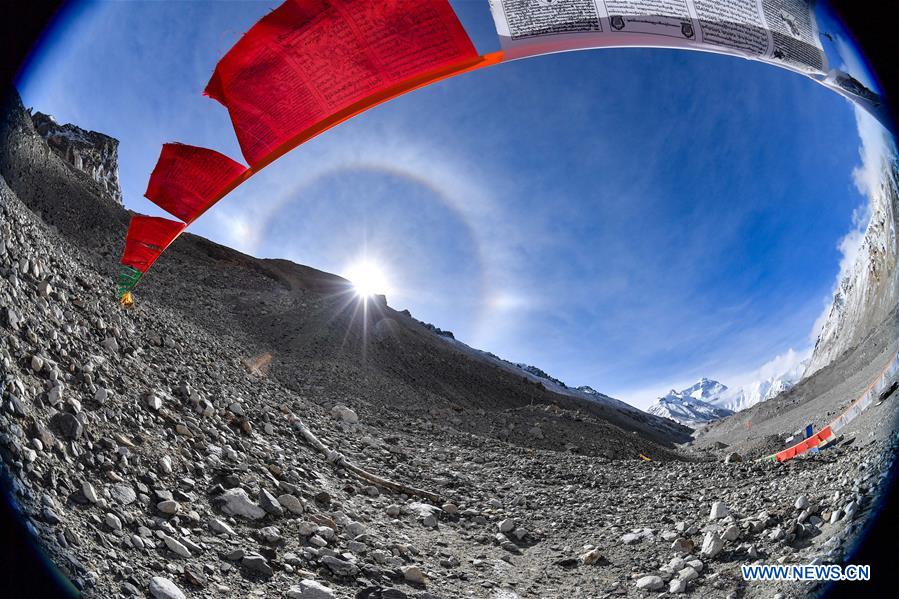 (InTibet)CHINA-TIBET-MOUNT QOMOLANGMA-SOLAR HALO (CN)