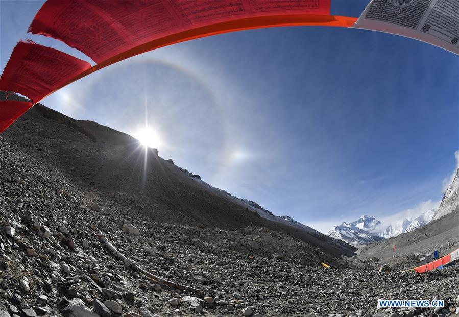 (InTibet)CHINA-TIBET-MOUNT QOMOLANGMA-SOLAR HALO (CN)