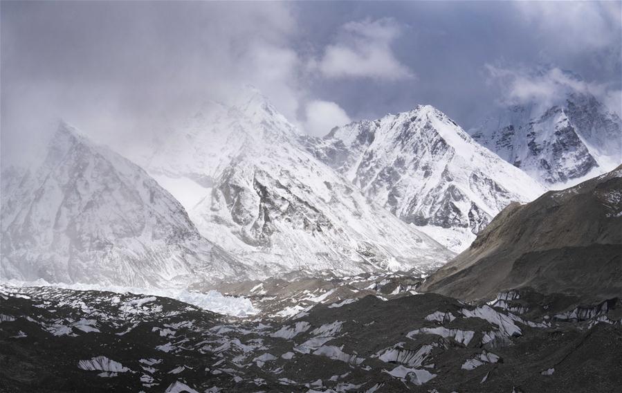 (InTibet)CHINA-TIBET-MOUNT QOMOLANGMA-CENTRAL RONGBUK GLACIER (CN)