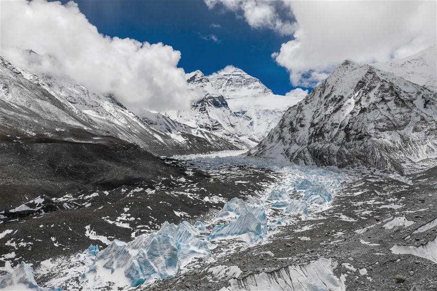 (InTibet)CHINA-TIBET-MOUNT QOMOLANGMA-CENTRAL RONGBUK GLACIER (CN)