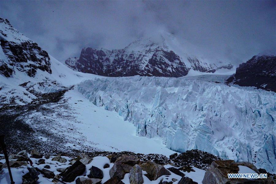 (InTibet)CHINA-TIBET-MOUNT QOMOLANGMA-EAST RONGBUK GLACIER (CN)