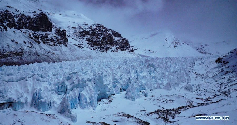 (InTibet)CHINA-TIBET-MOUNT QOMOLANGMA-EAST RONGBUK GLACIER (CN)