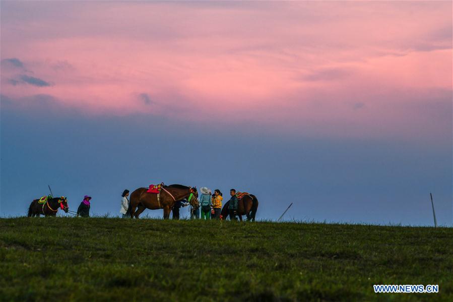 XINHUA PHOTOS OF THE DAY