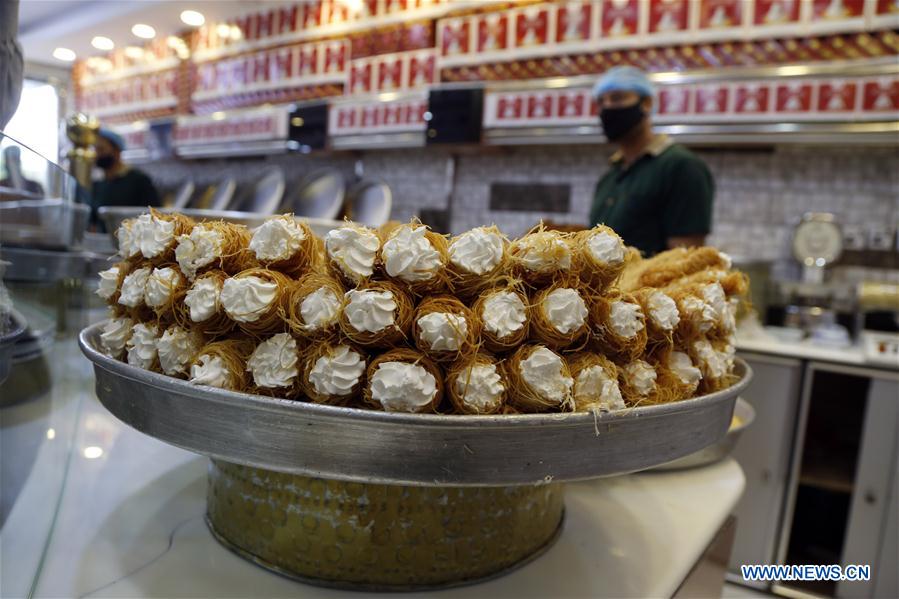 YEMEN-SANAA-RAMADAN-SWEETS