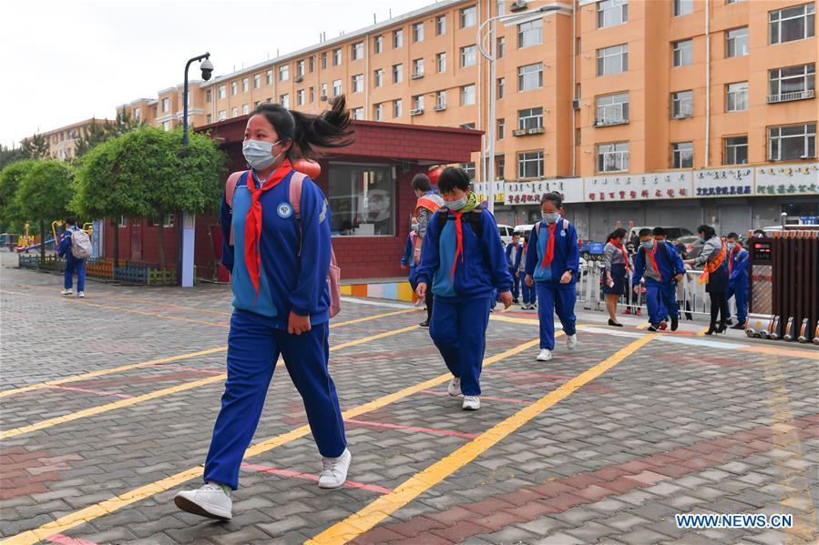 CHINA-INNER MONGOLIA-HOHHOT-STUDENTS-RETURNING TO SCHOOL (CN)