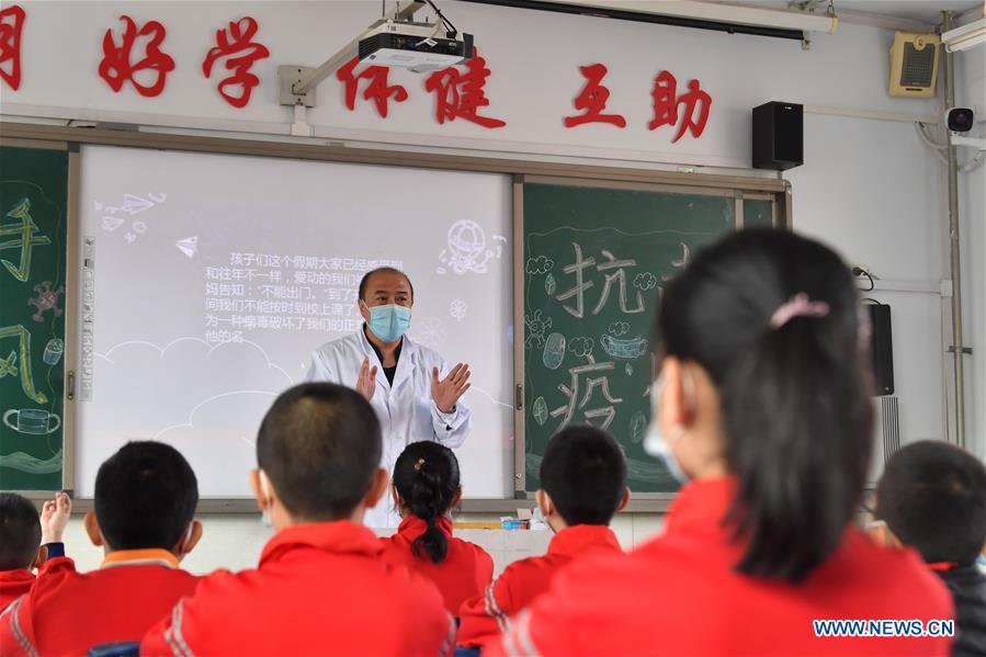 CHINA-INNER MONGOLIA-HOHHOT-STUDENTS-RETURNING TO SCHOOL (CN)