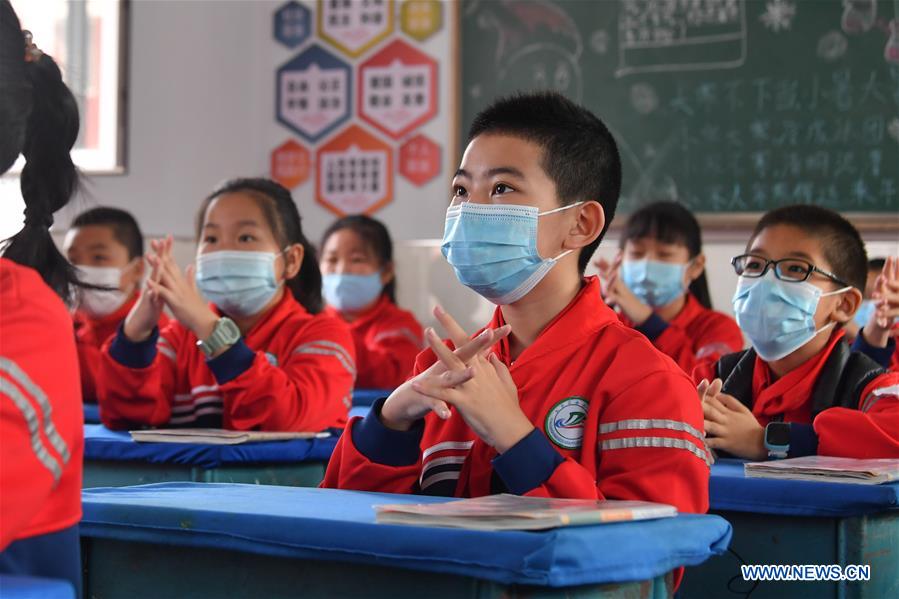 CHINA-INNER MONGOLIA-HOHHOT-STUDENTS-RETURNING TO SCHOOL (CN)