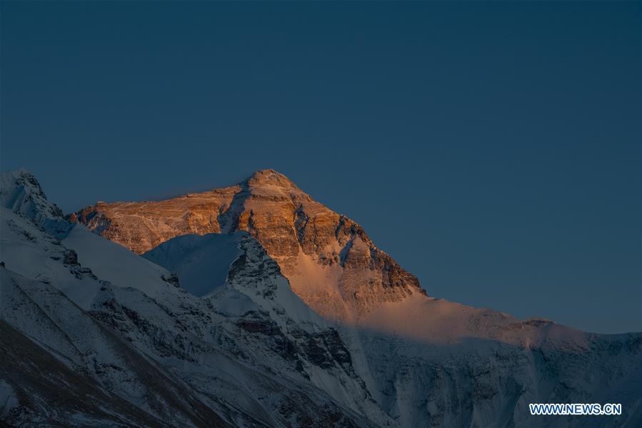 (InTibet)CHINA-TIBET-MOUNT QOMOLANGMA-SUNSET SCENERY (CN)