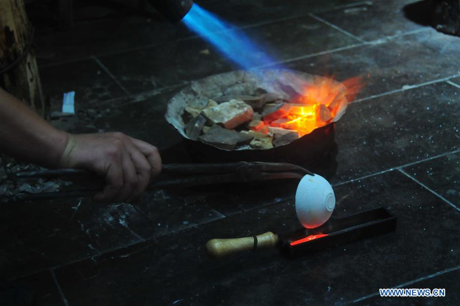 CHINA-HUNAN-FENGHUANG-SILVER FORGING-ORNAMENT (CN)