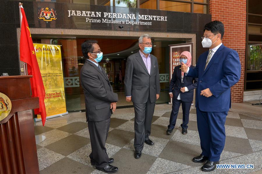 MALAYSIA-CHINA-MEDICAL SUPPLIES-HANDOVER CEREMONY