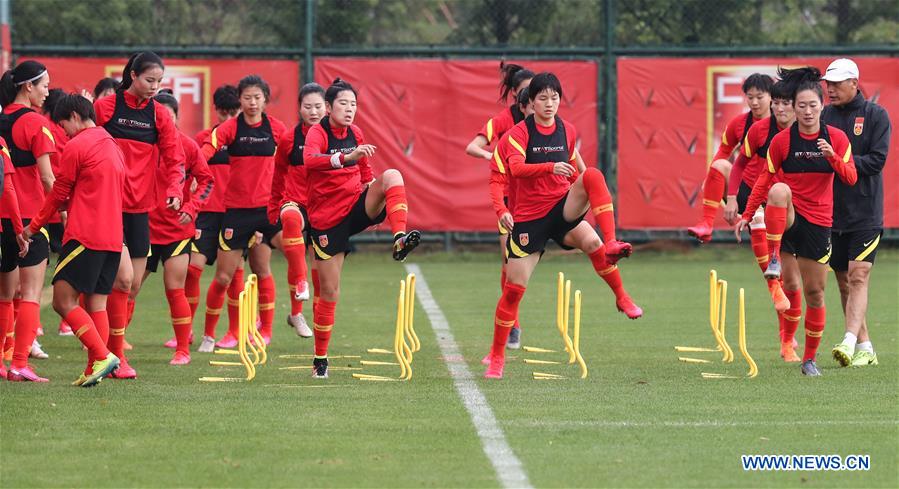 The women's team's training session in pictures