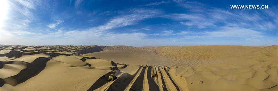 CHINA-XINJIANG-TAKLIMAKAN DESERT-HIGHWAY-BUILDING (CN)