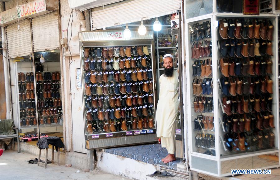 PAKISTAN-PESHAWAR-EID AL-FITR-SHOE-MAKING