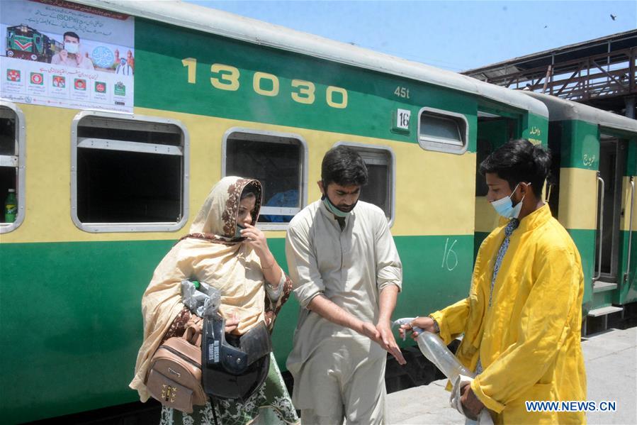 PAKISTAN-LAHORE-TRAIN SERVICE-RESUMPTION