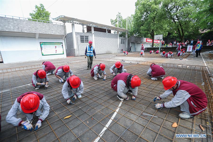 CHINA-ZHEJIANG-JIANDE-MIDDLE SCHOOL-LABOUR EDUCATION (CN)