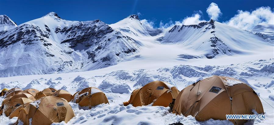 (InTibet)CHINA-MOUNT QOMOLANGMA-ADVANCE CAMP IN SNOW (CN)