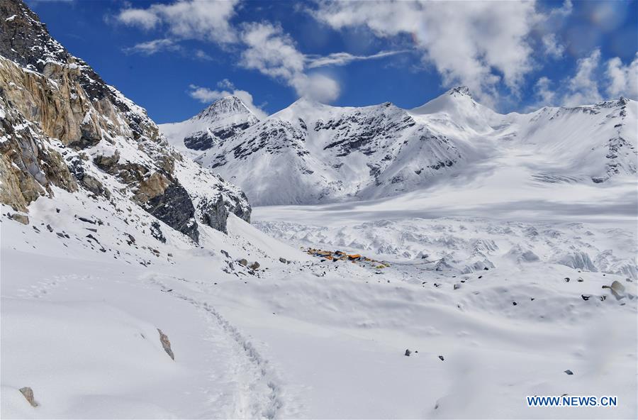 (InTibet)CHINA-MOUNT QOMOLANGMA-ADVANCE CAMP IN SNOW (CN)