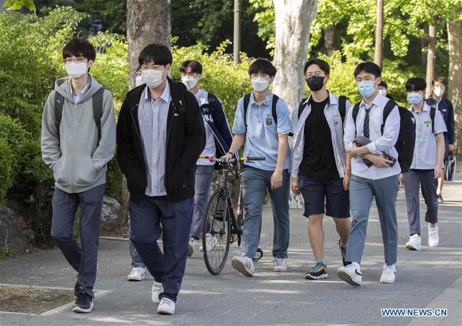 SOUTH KOREA-SEOUL-COVID-19-SHOOL-REOPENING