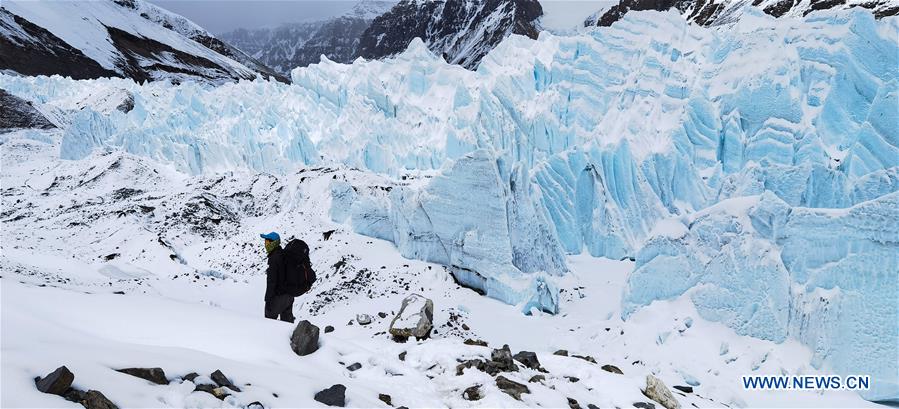 (InTibet) CHINA-TIBET-MOUNT QOMOLANGMA-GLACIER (CN)