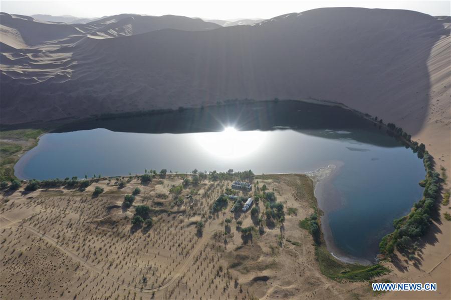 CHINA-INNER MONGOLIA-DESERT-LAKE VIEW (CN)