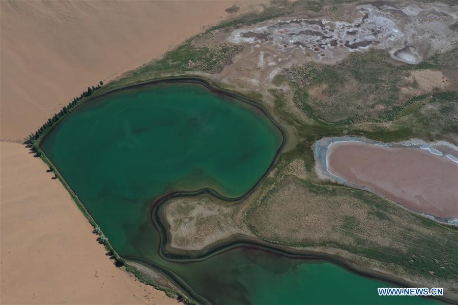 CHINA-INNER MONGOLIA-DESERT-LAKE VIEW (CN)