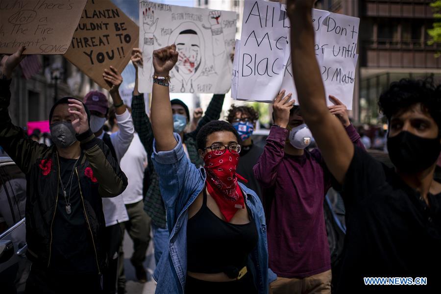 U.S.-CHICAGO-PROTEST-CURFEW