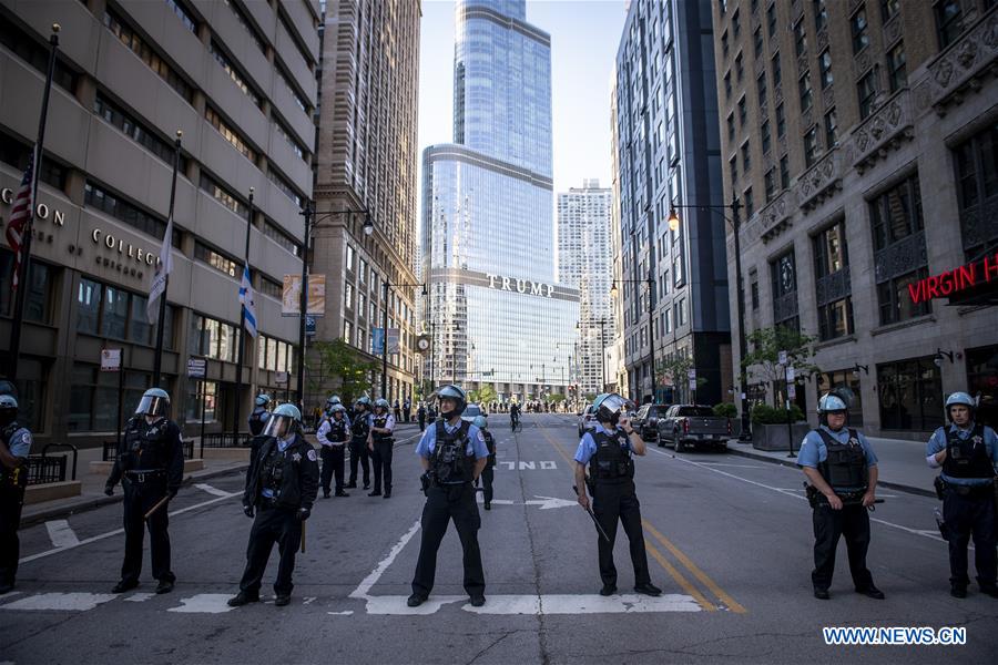 U.S.-CHICAGO-PROTEST-CURFEW